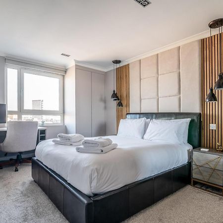 Canary Wharf Retreat With Free Secure Parking Londra Dış mekan fotoğraf